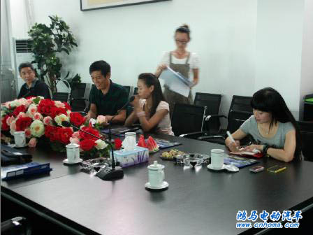 ���R���Ӿ���(w��)��